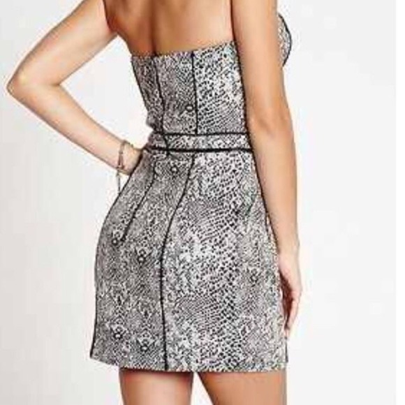 🌟HOST PICK🌟 Guess Strapless Dress with Pockets - Picture 2 of 8